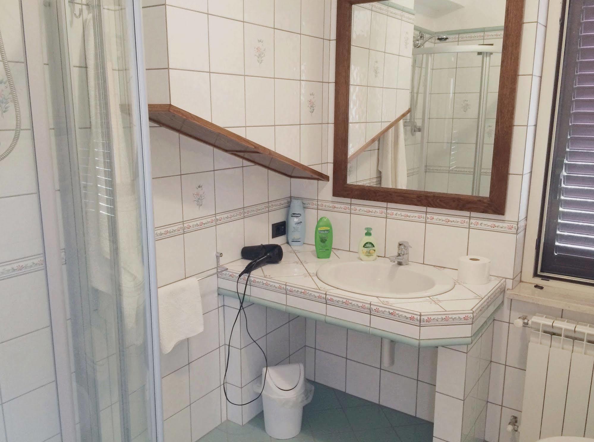 Torre Ancinale Bed & Breakfast Soverato Marina Bagian luar foto