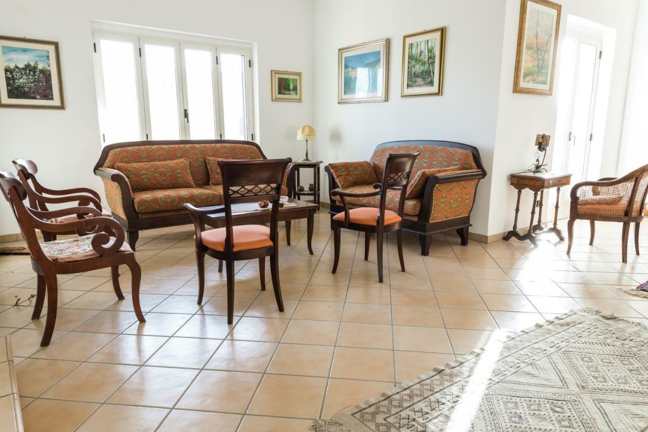Torre Ancinale Bed & Breakfast Soverato Marina Bagian luar foto