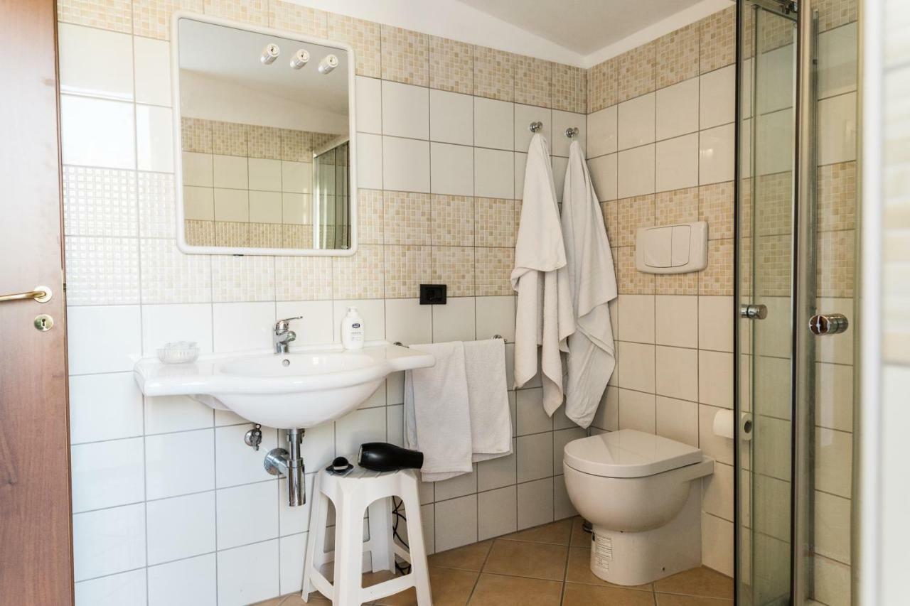 Torre Ancinale Bed & Breakfast Soverato Marina Bagian luar foto